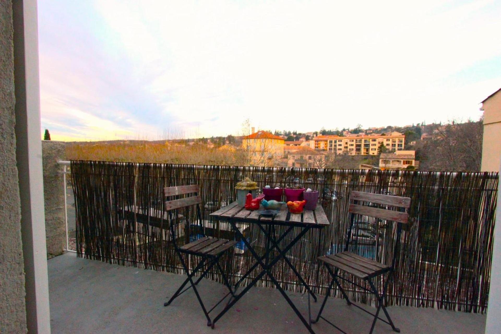 Joli Appartement Avec Balcon Au Coeur De Forcalquier Eksteriør bilde
