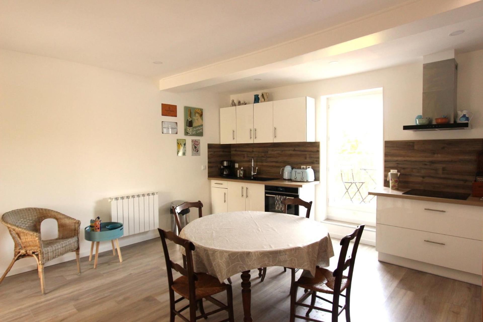 Joli Appartement Avec Balcon Au Coeur De Forcalquier Eksteriør bilde